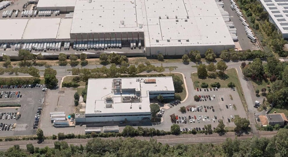 More Photos Of 425 Meadowlands Pky, Secaucus Warehouse For Sale