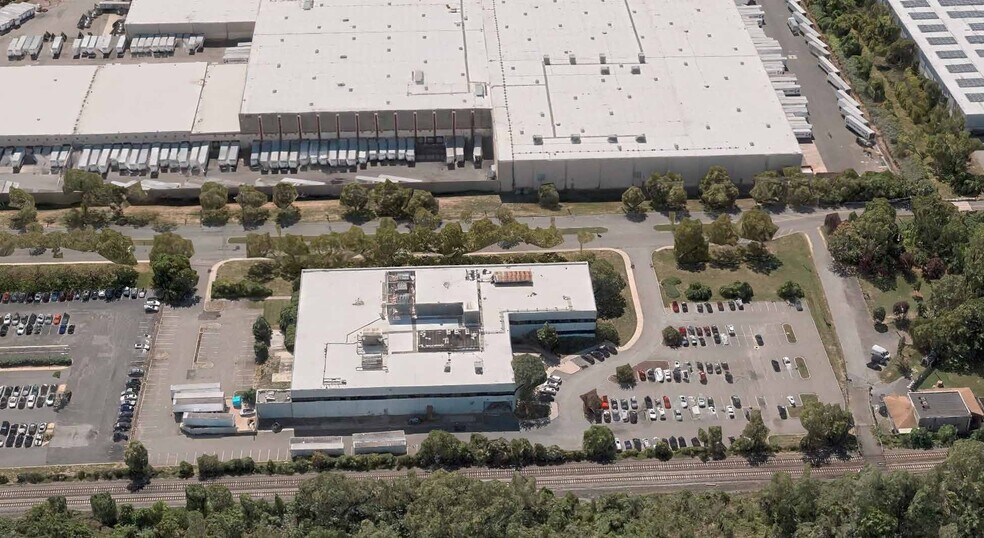 More Photos Of 425 Meadowlands Pky, Secaucus Warehouse For Sale