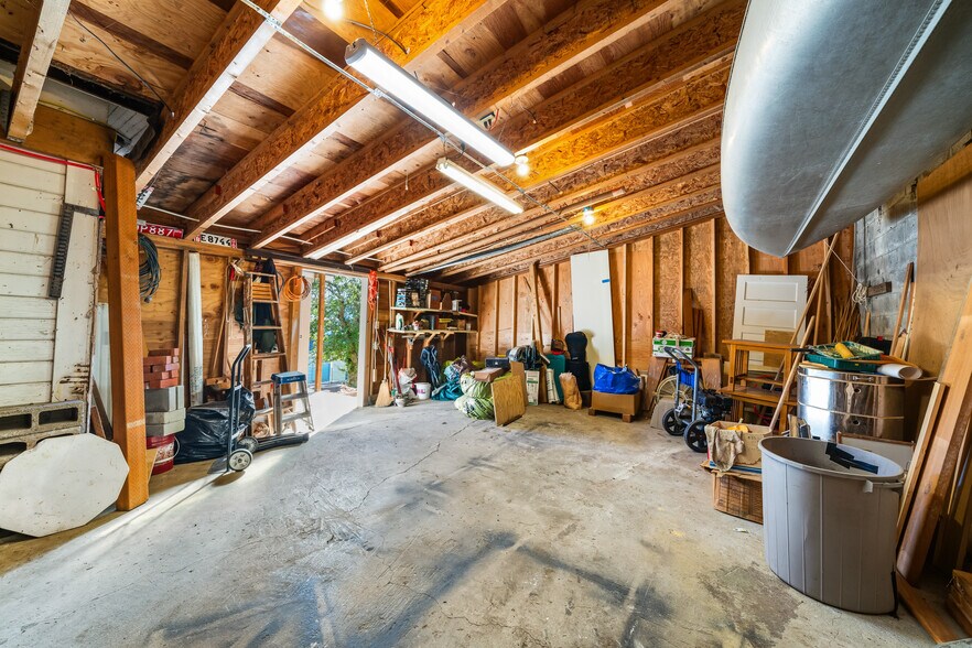 More Photos Of 12955 Highway 101 N, Nehalem General Retail For Sale
