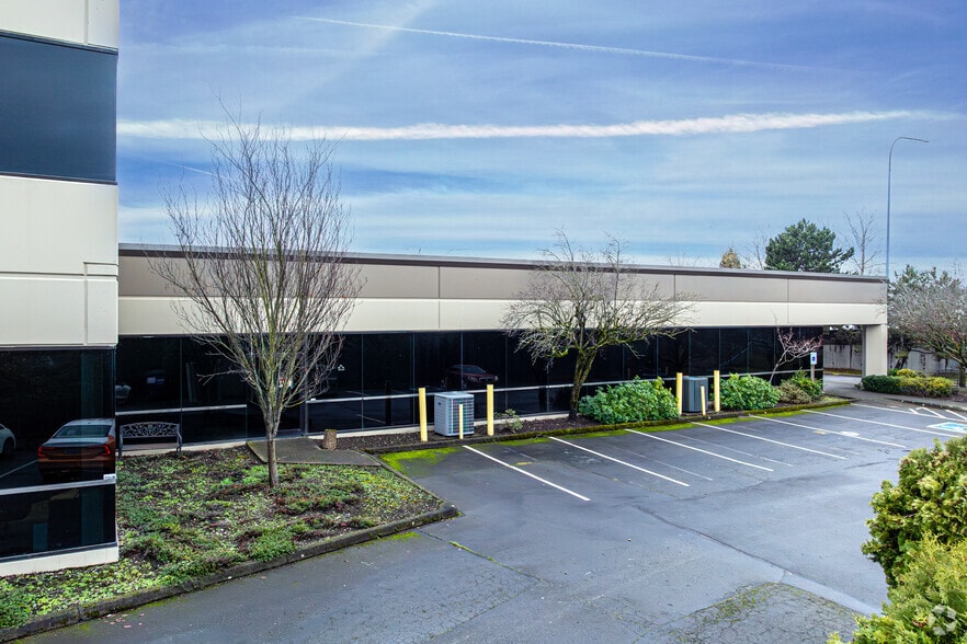 More Photos Of 8725-8747 S 212th St, Kent Unknown For Lease