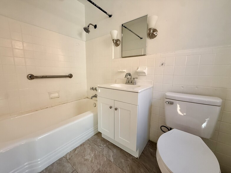 More Photos Of 2334 Kemper Ln, Cincinnati Apartments For Sale