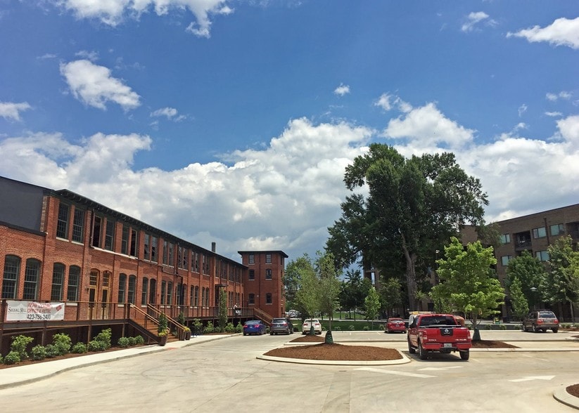 More Photos Of 205 Manufacturers Rd, Chattanooga General Retail For Lease