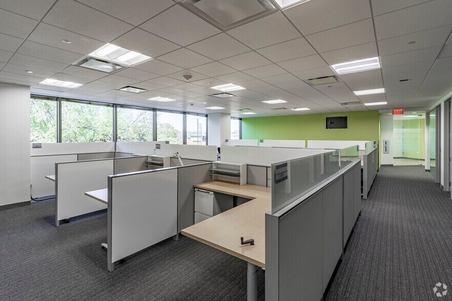 More Photos Of 613 NW Loop 410, San Antonio Office For Lease