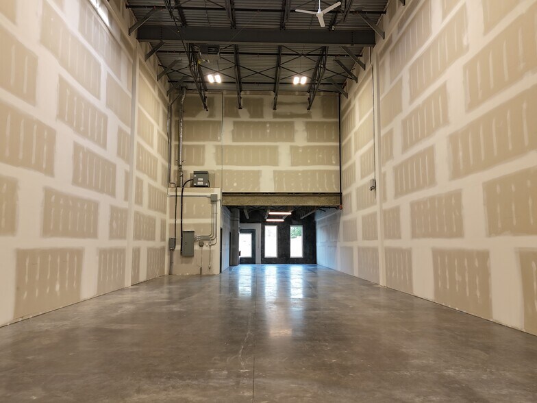 More Photos Of 8650-8716 Dewdney Trunk Rd, Mission Warehouse For Lease