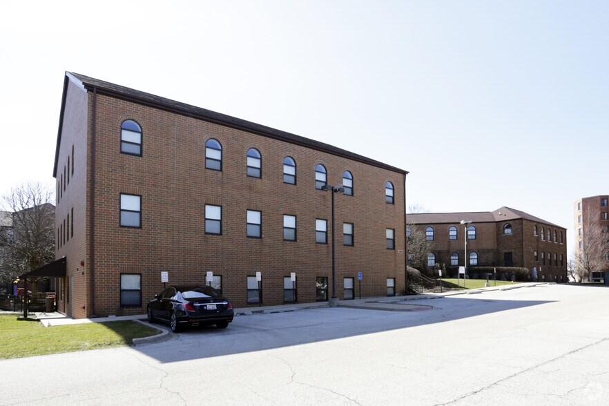 More Photos Of 329-331 S York Rd, Bensenville Daycare Center For Lease