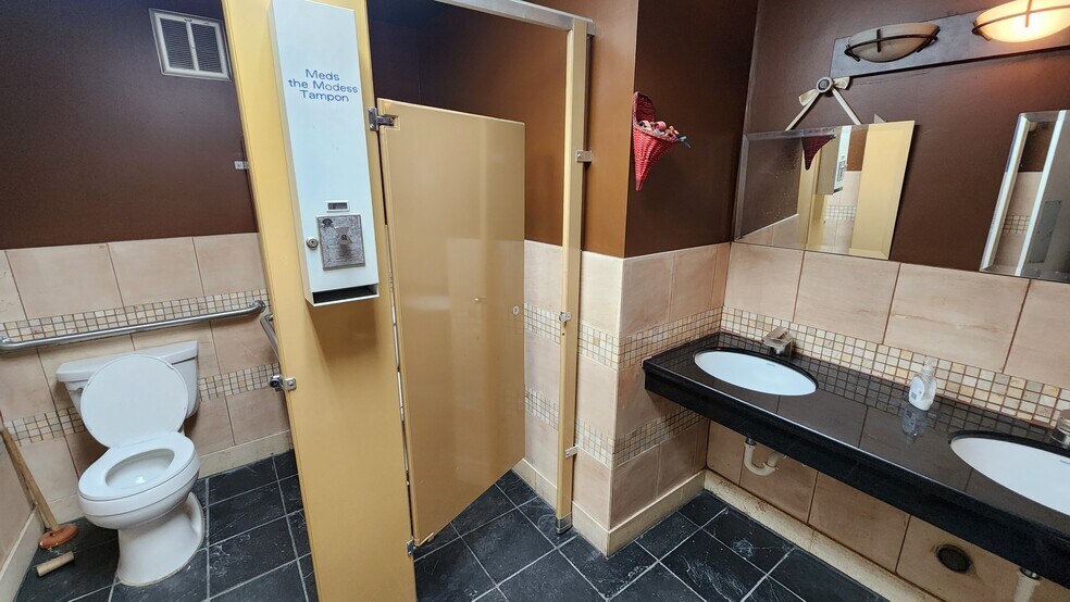 More Photos Of 2724-2730 4th Ave S, Seattle Manufacturing For Lease