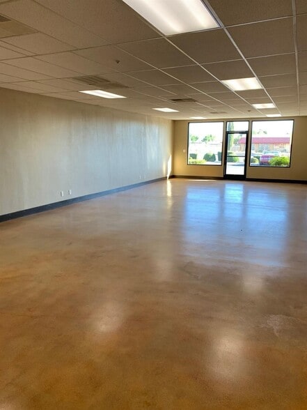 More Photos Of 16005 Main St, Hesperia Unknown For Lease