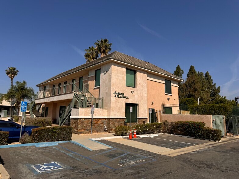 More Photos Of 116 N Vineyard Ave, Ontario Office For Lease