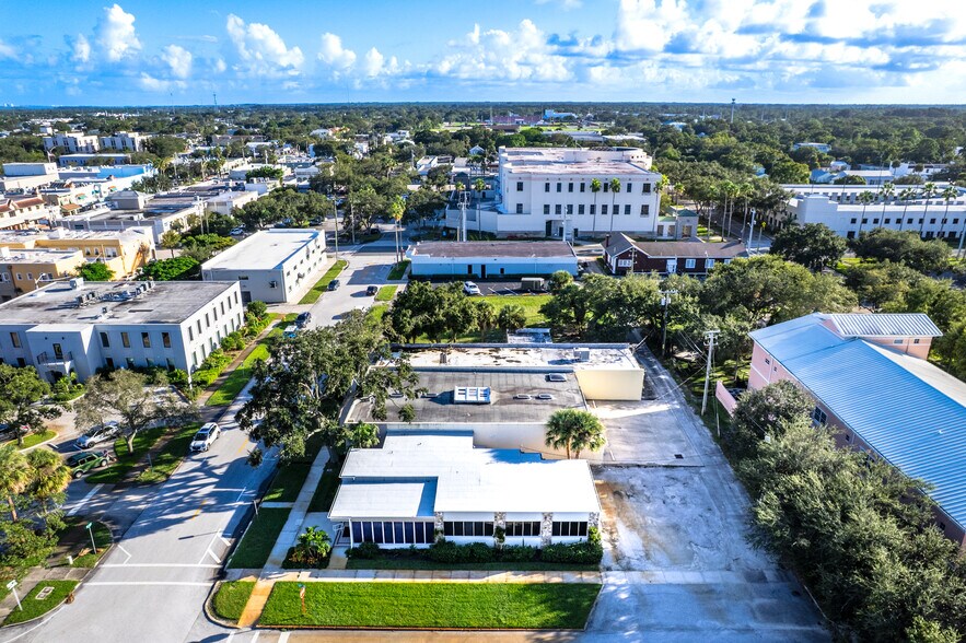 More Photos Of 2165 15th Ave, Vero Beach Office For Lease