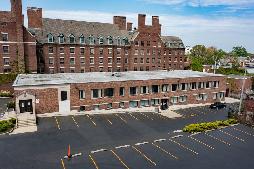 More Photos Of 235 North St, Buffalo Medical For Sale
