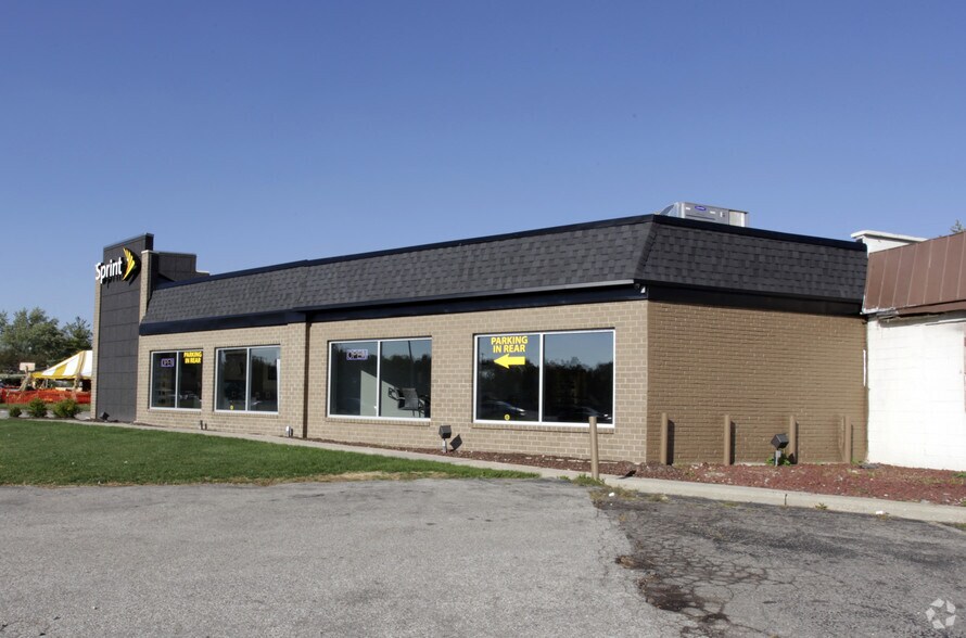 More Photos Of 31668 Woodward Ave, Royal Oak Freestanding For Lease