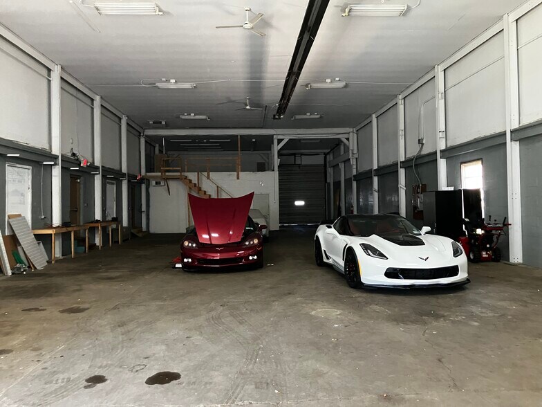 More Photos Of 373 Pleasant Ave, Hamburg Manufacturing For Lease