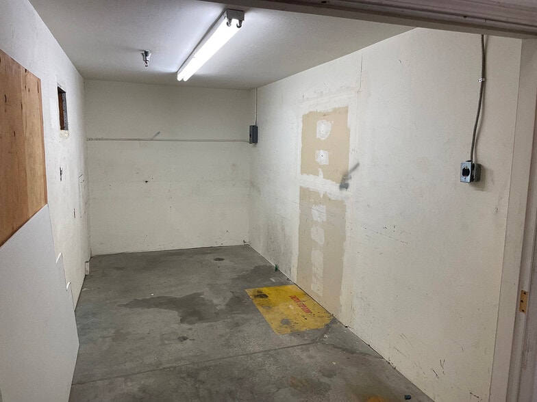 More Photos Of 1000 N Stephanie Pl, Henderson Warehouse For Lease