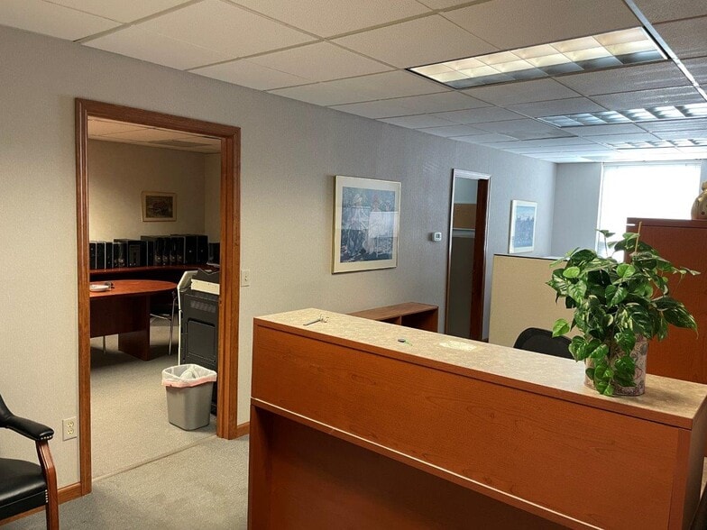 More Photos Of 57 North St, Danbury Medical For Sale