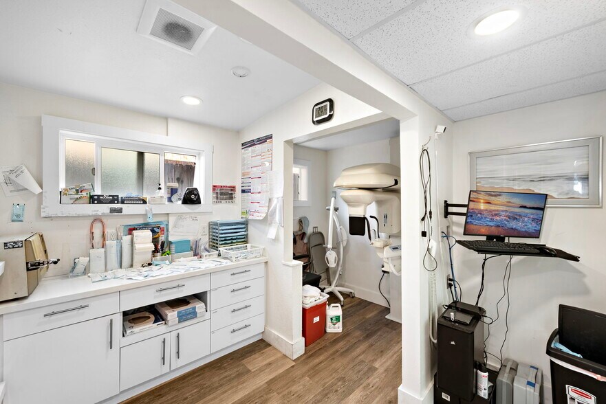 More Photos Of 133 Avenida Granada, San Clemente Medical For Lease