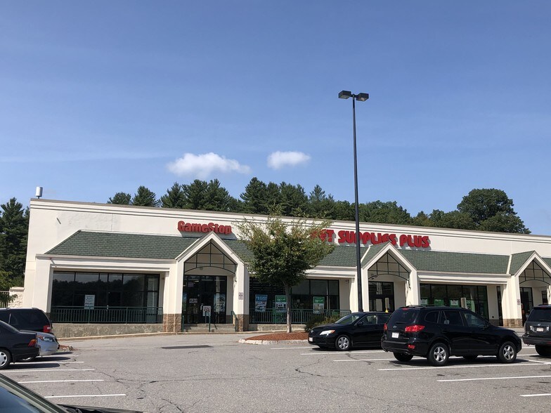 301 Massachusetts Ave, Lunenburg, MA 01462 Retail For Lease