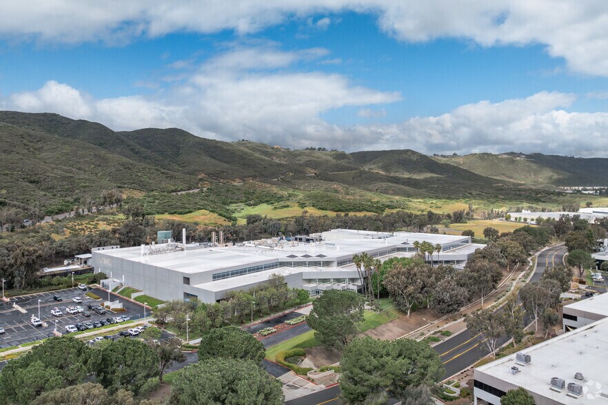 More Photos Of 41915 Business Park Dr, Temecula Light Manufacturing For Sale
