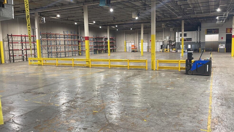 More Photos Of 1955 Montreal Rd, Tucker Warehouse For Sale