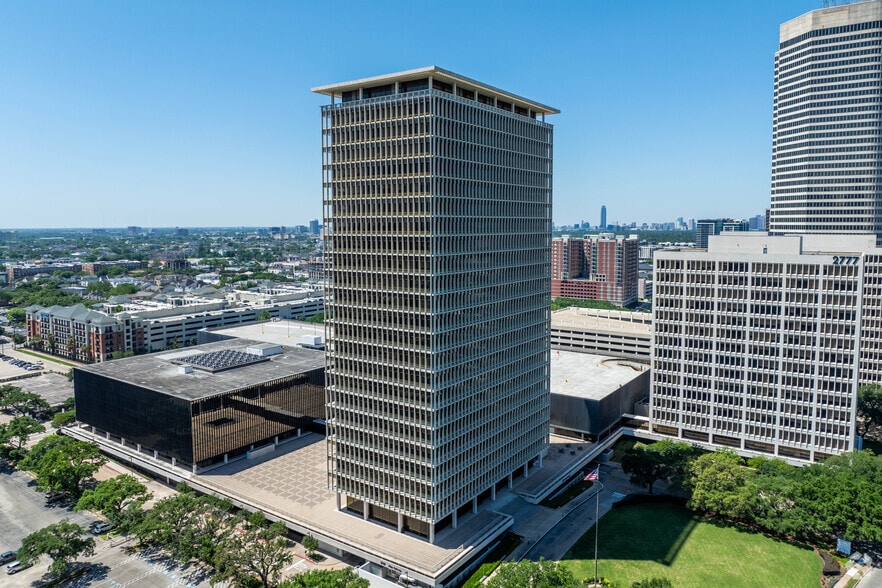 More Photos Of 2727 Allen Pky, Houston Office For Lease