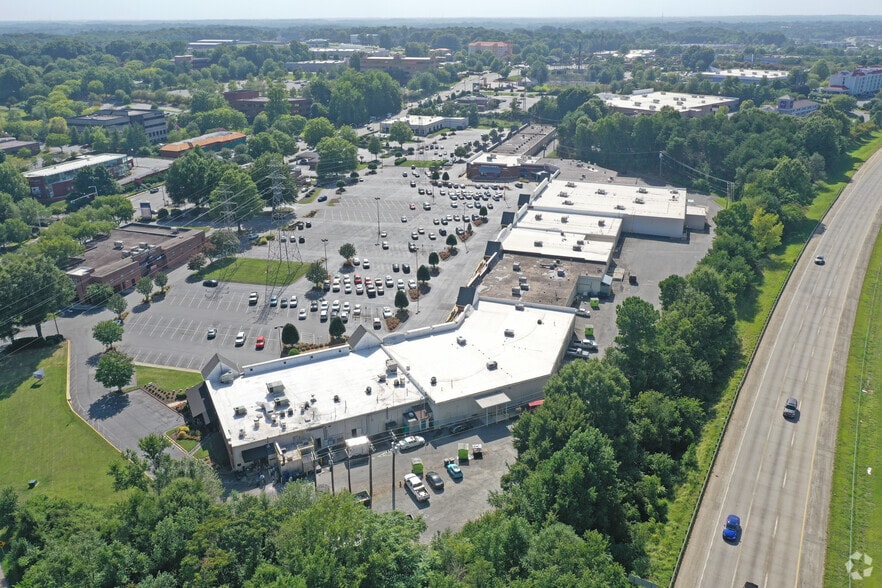 More Photos Of 500-692 Hanes Mall Blvd, Winston-Salem Unknown For Lease