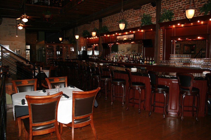 More Photos Of 111 E Erwin St, Tyler Storefront Retail Office For Lease