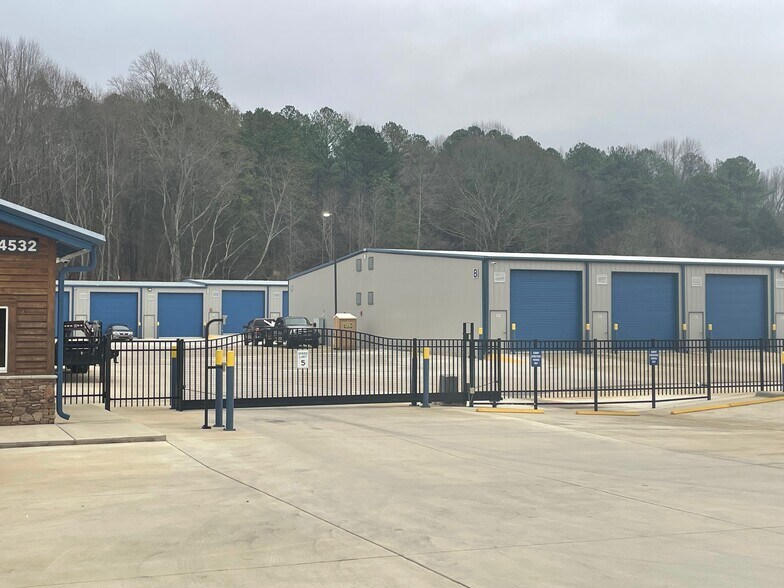 More Photos Of 4532 Research Park Blvd NW, Huntsville Self Storage For Lease