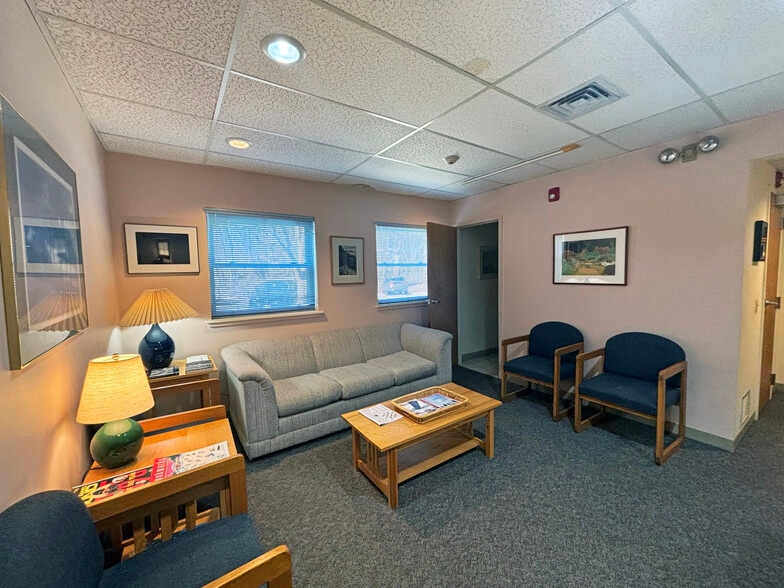 More Photos Of 278 Lafayette Rd, Portsmouth Office For Sale