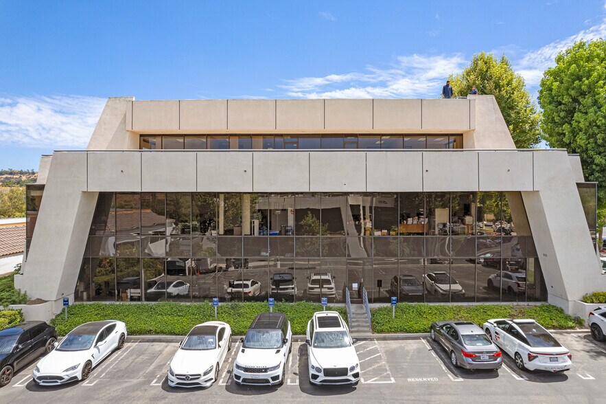 More Photos Of 5000 N Parkway Calabasas, Calabasas Office For Lease