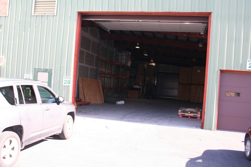 More Photos Of 210-211 Cottage St, Poughkeepsie Warehouse For Lease