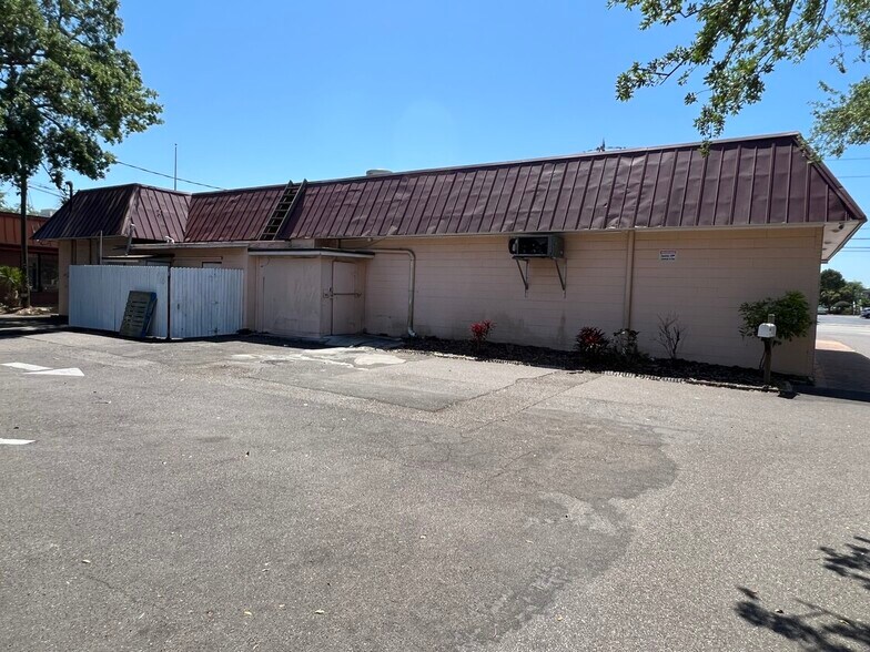 More Photos Of 2284 Gulf To Bay Blvd, Clearwater Restaurant For Sale