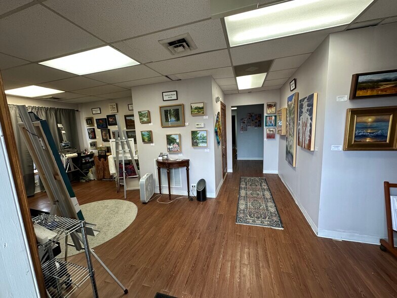 More Photos Of 8951-8971 Center St, Manassas Storefront Retail Office For Lease