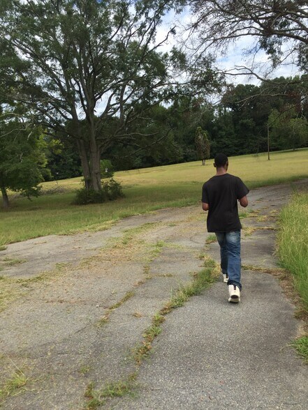 More Photos Of 1017 Dolvin Ave, Union Point Schools For Sale