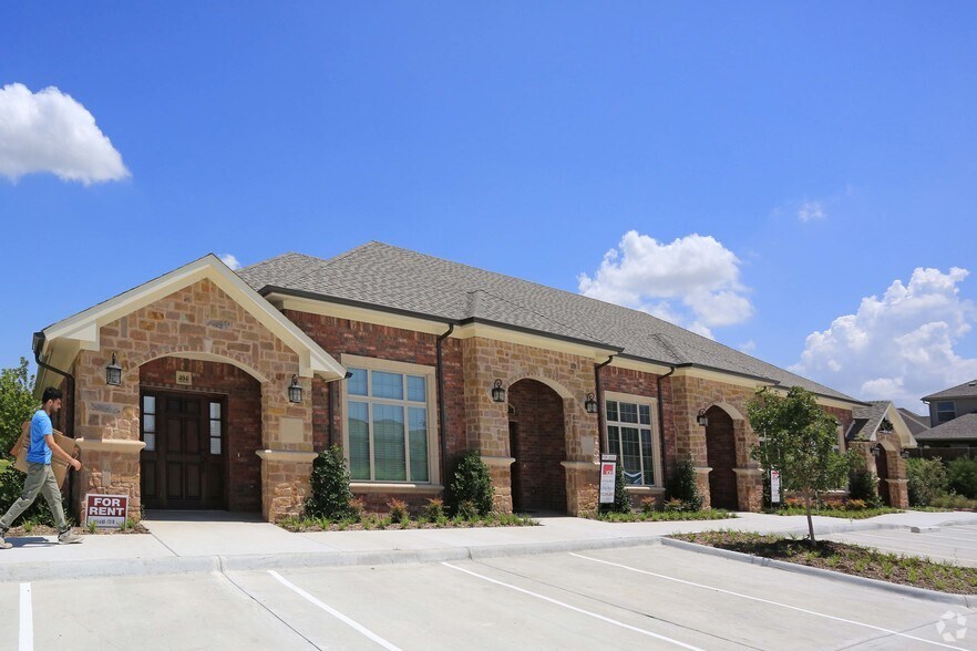 More Photos Of 425 Old Newman Rd, Frisco Office For Lease