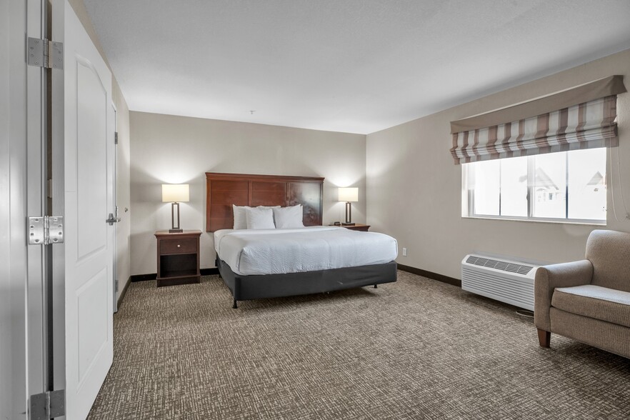 More Photos Of 4101 Parks Legado Rd, Odessa Hotel For Sale