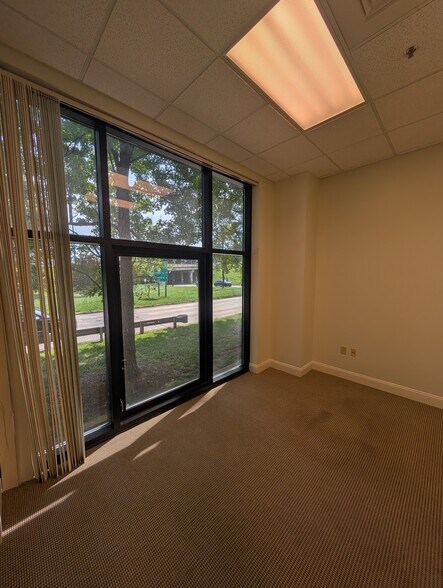 More Photos Of 715 N Church St, Charlotte Office For Sale