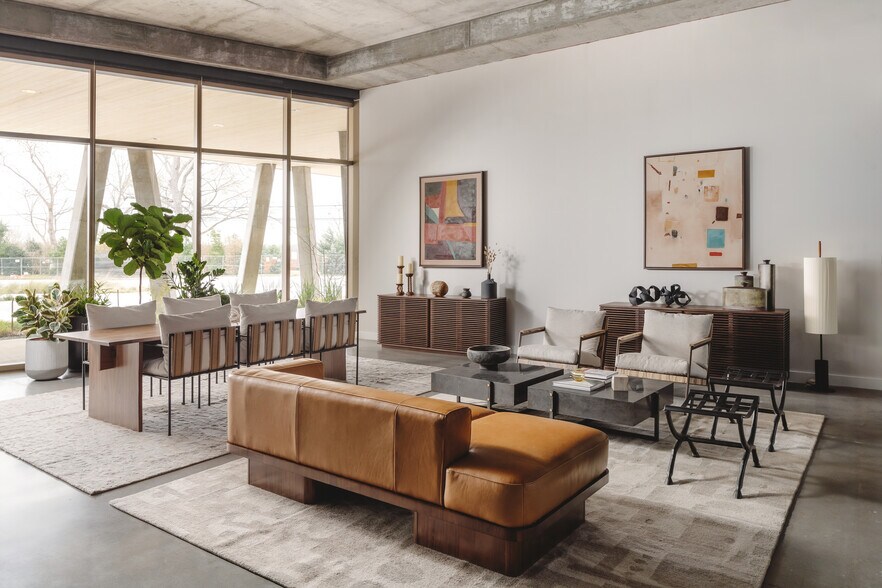 More Photos Of 3232 E Cesar Chavez St, Austin Unknown For Lease