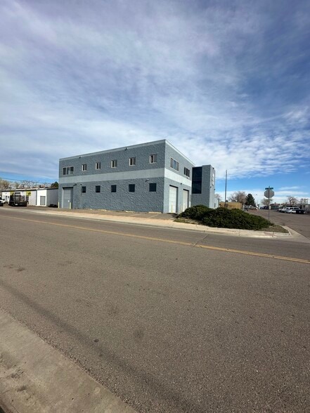 Primary Photo Of 5501 Pearl St, Denver Warehouse For Sale