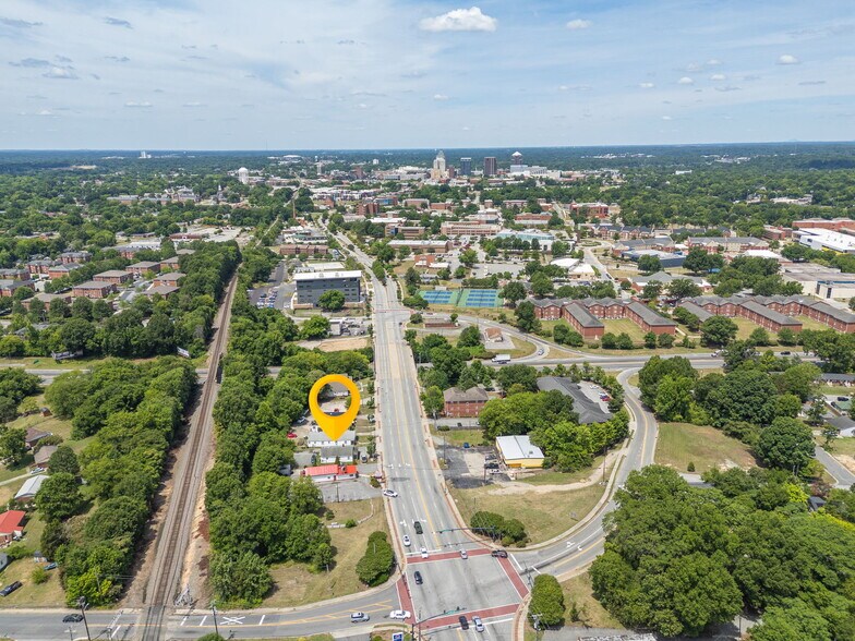 More Photos Of 1938 E Market St, Greensboro Office For Sale