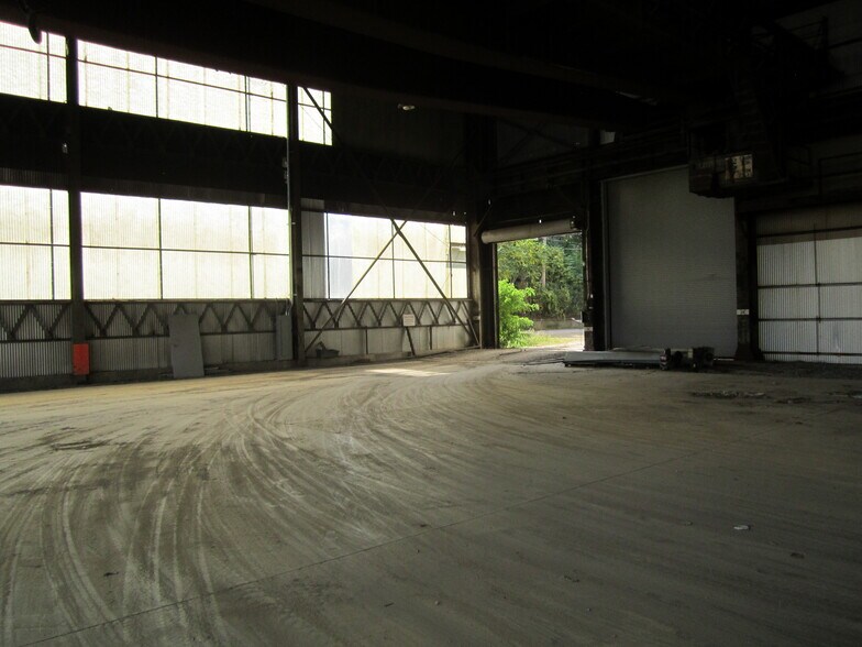 More Photos Of 1290 Poland Ave, Youngstown Manufacturing For Lease