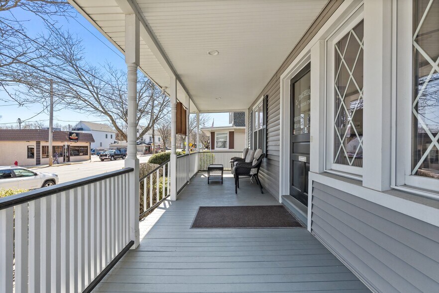 More Photos Of 327 Central St, Saugus Office For Sale