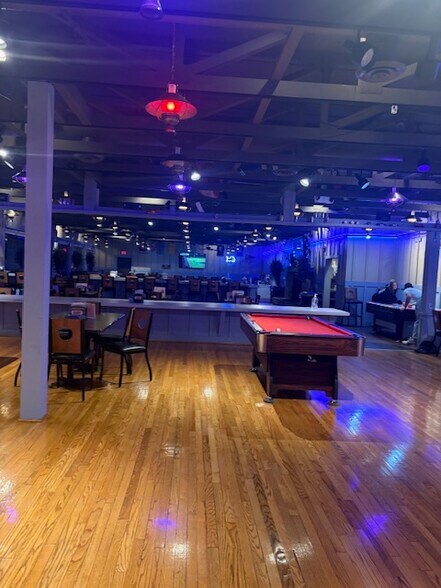 More Photos Of 5581 S 9th St, Kalamazoo Restaurant For Sale