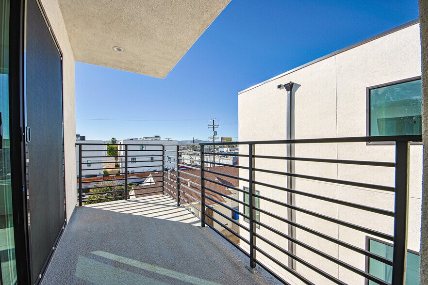 More Photos Of 5709 Auckland Ave, North Hollywood Apartments For Sale