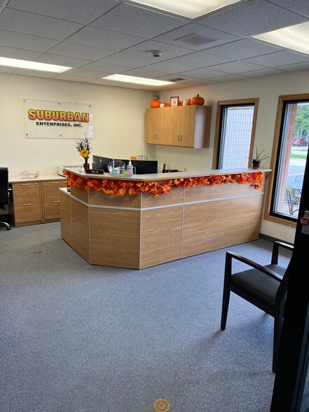 More Photos Of 699-709 N Hickory Farm Ln, Appleton Flex For Lease