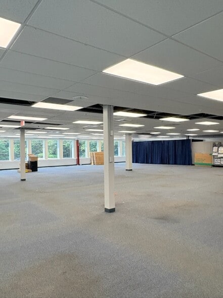 More Photos Of 201 Riverneck Rd, Chelmsford Office For Lease