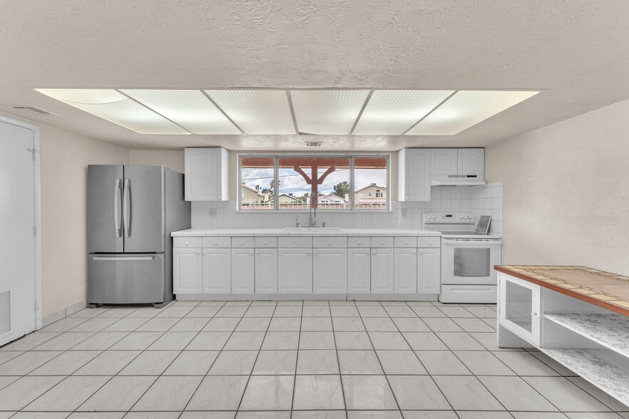 More Photos Of 2130 E Maule Ave, Las Vegas Land For Lease