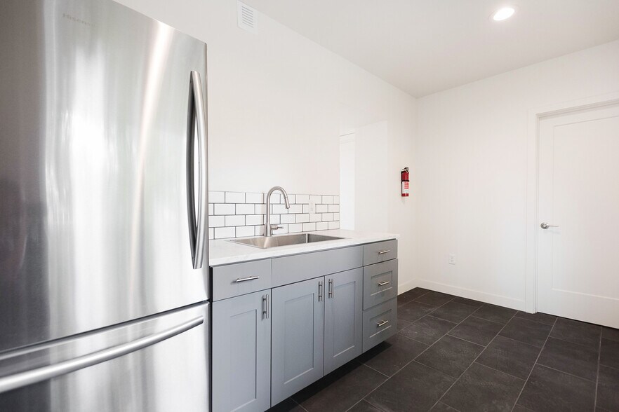 More Photos Of 126 W 900 S, Salt Lake City Flex For Lease