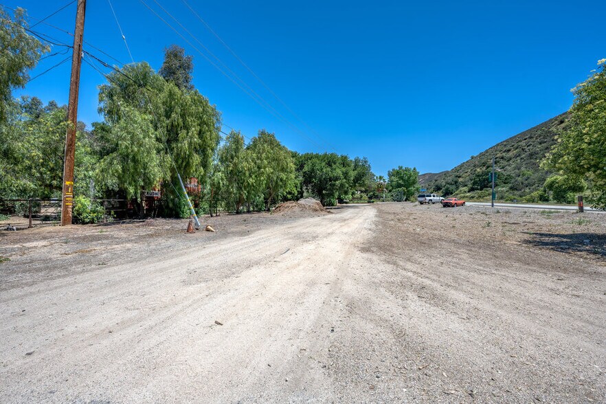 More Photos Of 12625 Sierra Hwy, Santa Clarita Restaurant For Sale