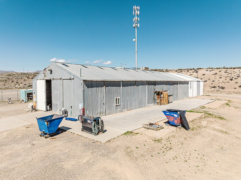More Photos Of 824 Poplar St, Carlin Industrial For Sale
