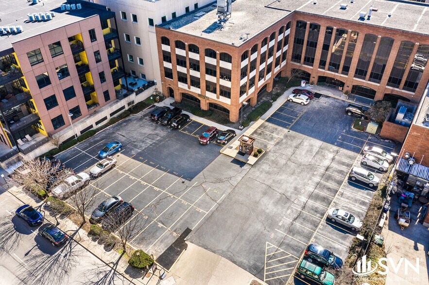 More Photos Of 155 E Main St, Lexington Office For Lease