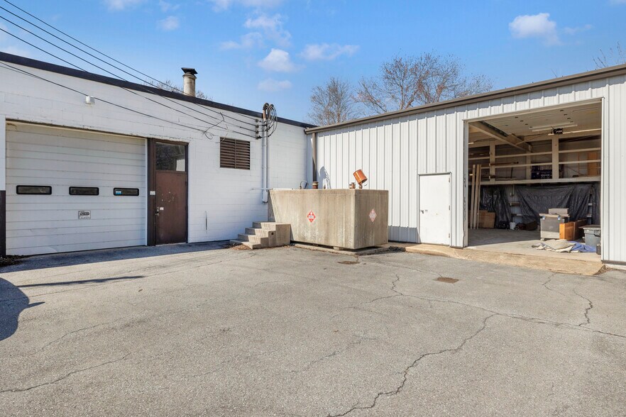 More Photos Of 18001 Sellman Rd, Dickerson Light Manufacturing For Sale